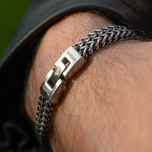 Pulsera de acero inoxidable personalizada para hombre Grabado Acero inoxidable Pulsera personalizada Mensaje oculto imagen 2