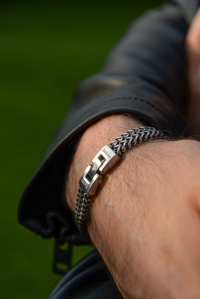 Personalisiertes Edelstahlarmband für Herren Graviert Edelstahl Personalisiertes Armband Versteckte Nachricht Bild 2