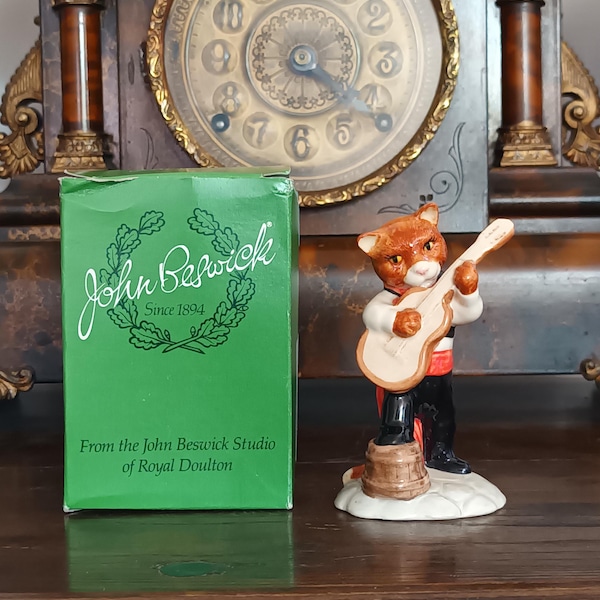 Good  Rare Vintage boxed English ceramic Beswick Cats Chorus  band member  "Feline Flamenco guitar " C1980s in good  Condition