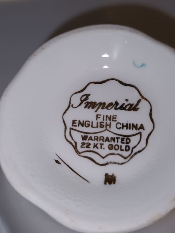 Lovely Elegant Vintage English Fine China 22kt Gold Imperial