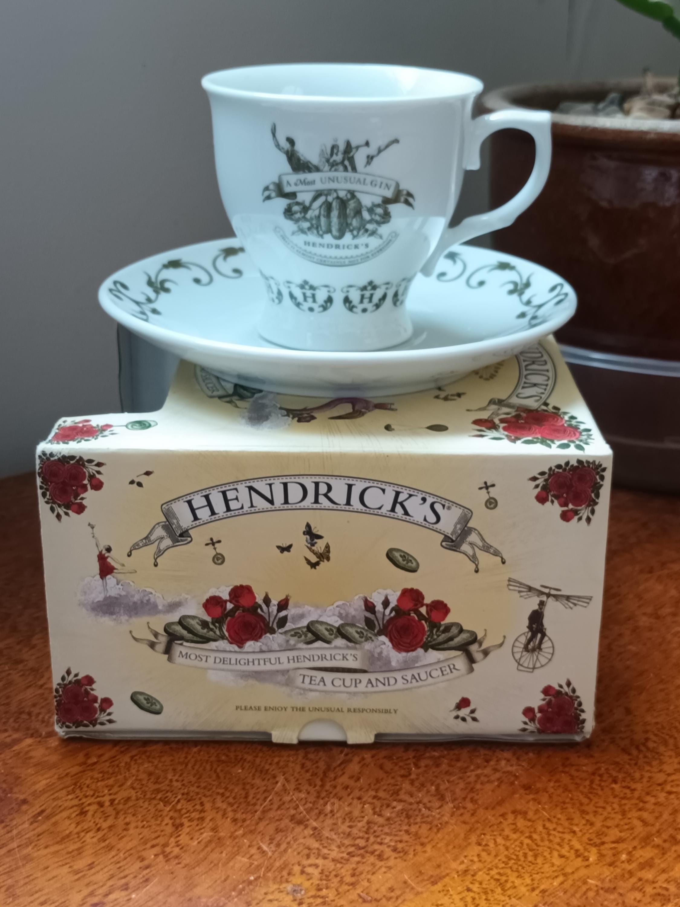 HENDRICK'S ジン 1L ヘンドリックスセラミック ティーカップソーサー