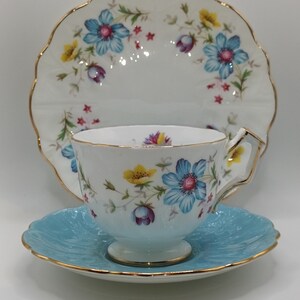 Lovely Vintage Aynsley "Wildflower" English Fine bone china Trio tea set .Cup saucer teaplate C1960s in super condition