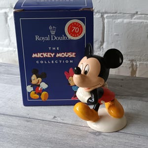 Beautiful rare Boxed Hard To Find Vintage Royal Doulton Mickey Mouse Disney's 70th Anniversary Edition Figurine in fabulous condition image 7