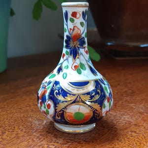 Fabulous very rare Antique Georgian Royal crown derby imari pattern rose bud vase .English porcelain china C1830s in good condition