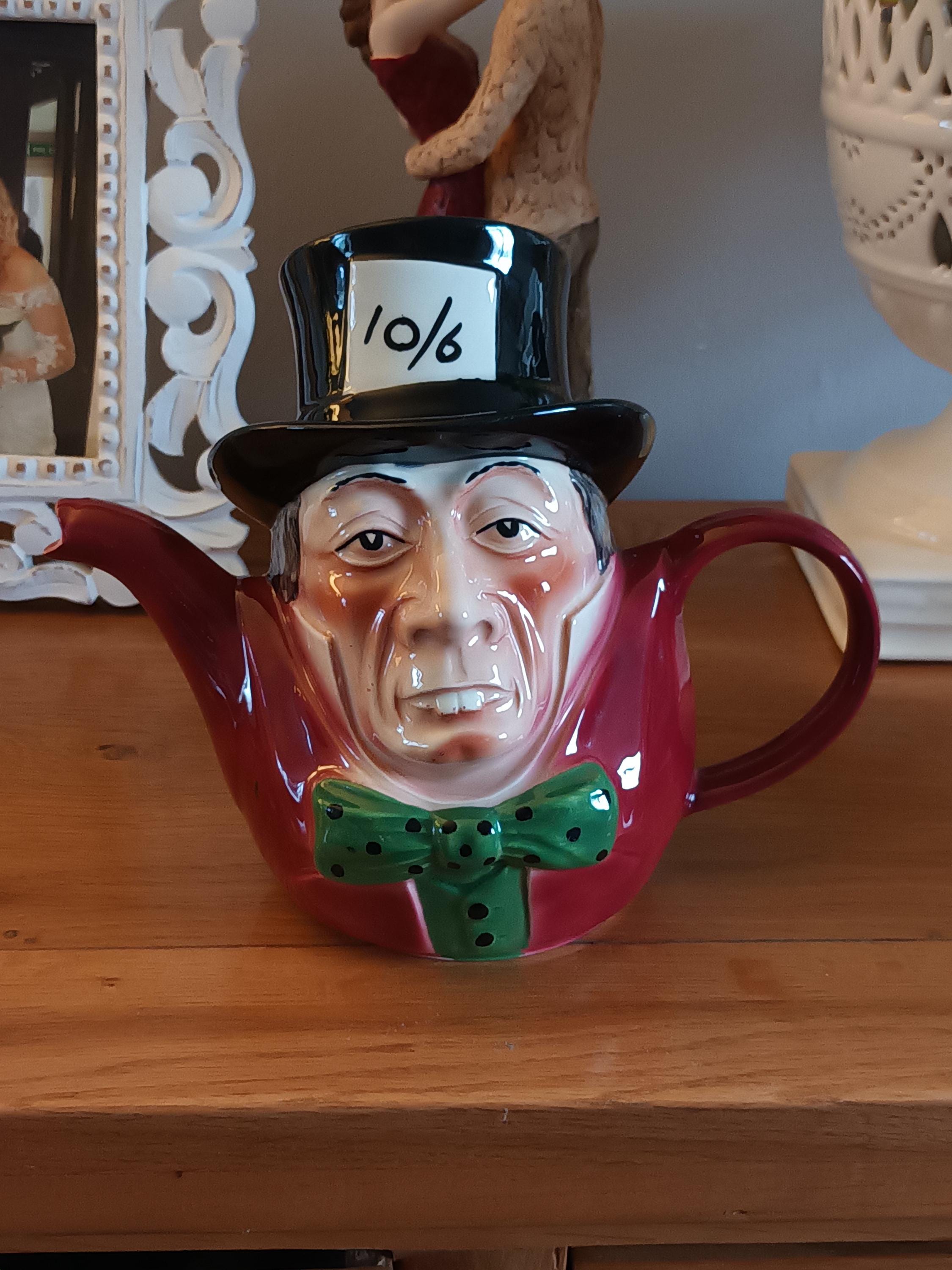 素晴らしい希少なヴィンテージ英国陶器トニー・ウッズ作、不思議の国の