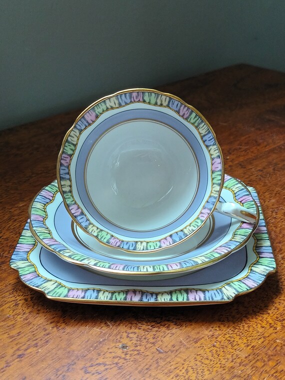 Aynsley China - 4客セットAynsley Trillium エインズレイ トリリウム トリオ！ Fabulous Rare Aynsley English Bone China Wide Rim Trio Tea