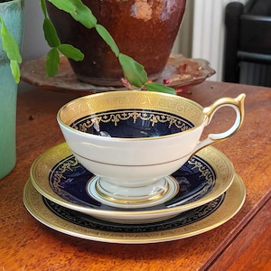 Beautiful Stunning rare Vintage Aynsley English fine bone china Georgian 7348 cobalt blue gold  Trio tea set C1980s in lovely condition