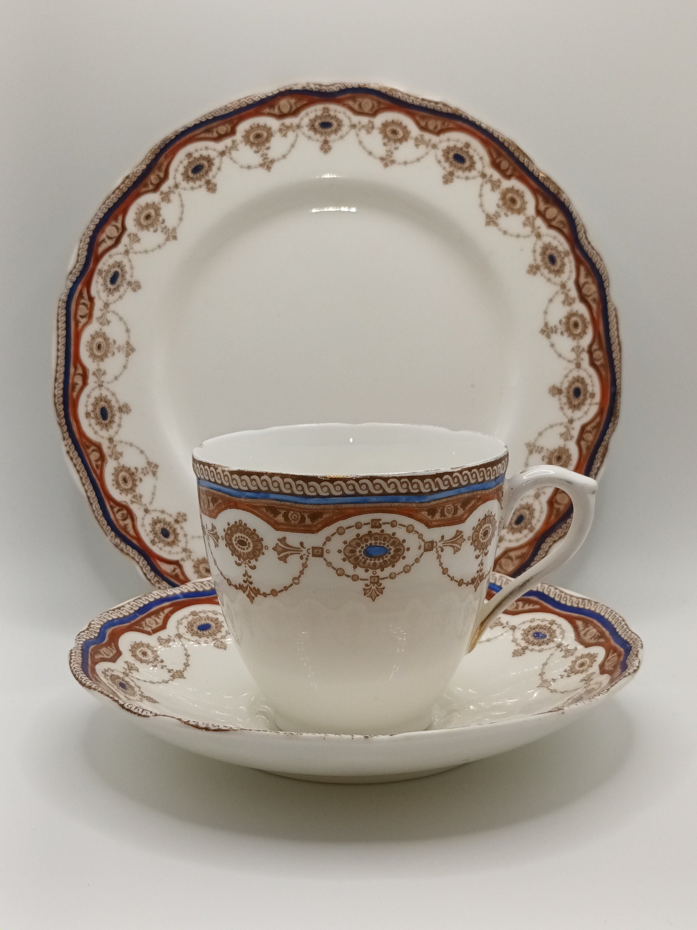 Beautiful Rare vintage Royal Doulton Apsley pattern Trio