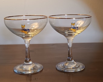 Lovely Vintage pair of 1970s Babycham / Champagne / Cocktail glasses. Lovely retro glasses with the unique babycham Fawn design C1970s