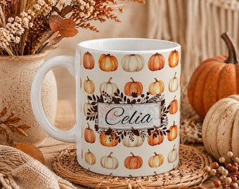 Gepersonaliseerde pompoenmok, cadeau gastvrouw Thanksgiving, mok aangepaste naam, Friendsgiving-cadeau, koffiekopje herfst