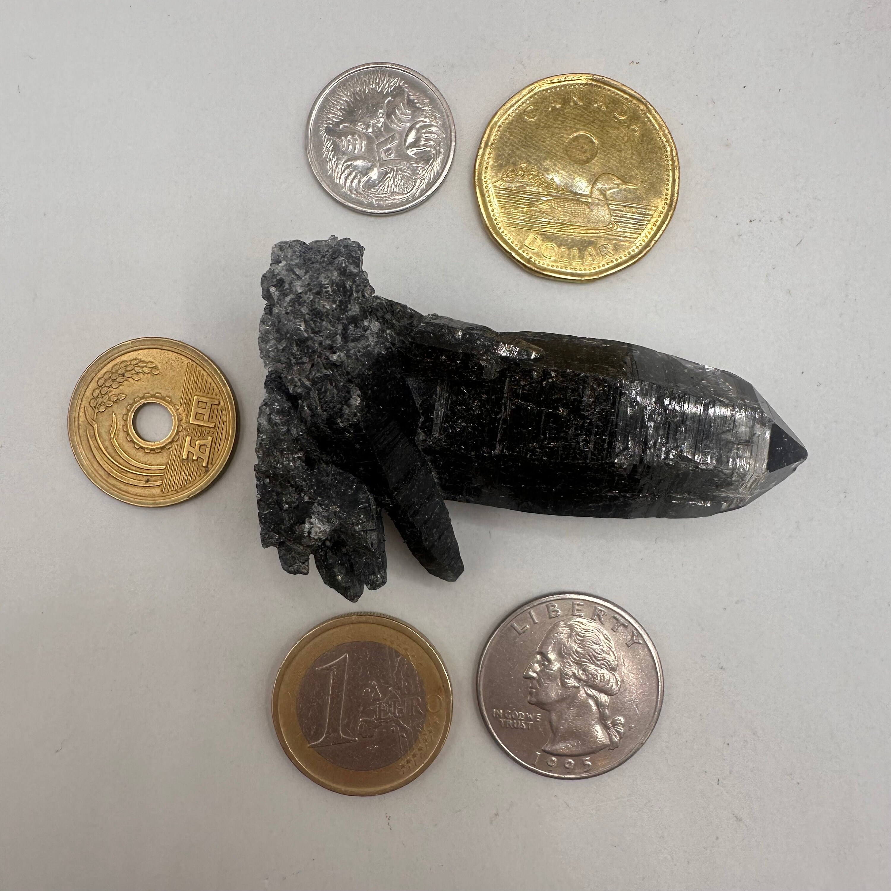 スモーキーハシュピクォーツポイントクラスター - 魔女のよう！天然