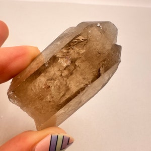 Smoky Hashupi Quartz Point - Naturalna formacja "Himalajski" kwarc, kryształ wysokiej jakości, okaz minerału | Kopalnia Hashupi, Pakistan