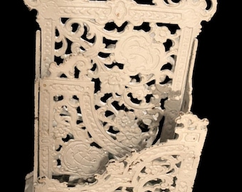 Soporte para cartas de hierro fundido blanco antiguo / Organizador de correo victoriano ornamentado / Decoración de escritorio shabby chic / Revistero de estilo rústico