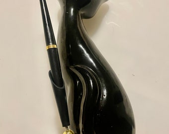 Chat MCM vintage avec porte-stylo et stylo