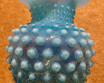 Vintage Fenton Blue Opalescent Hobnail 5.5" T Tulip Vase, 3850 BO