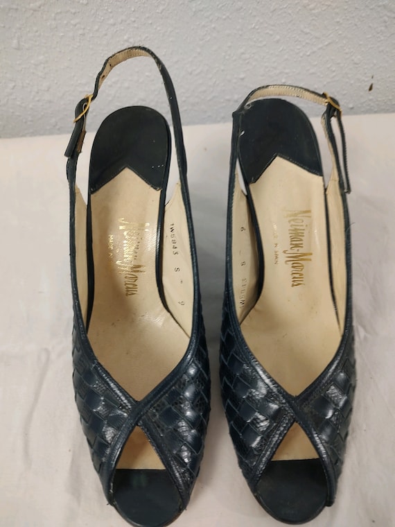 Neiman Marcus sz9 leather shoes Navy blue