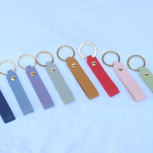 Personalized leather keychain with engraving image 4