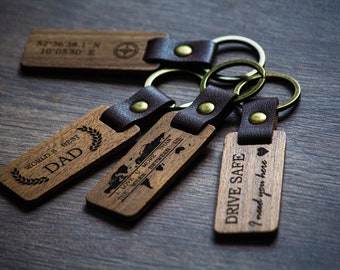 Key ring personalized with engraving in wood, various symbols