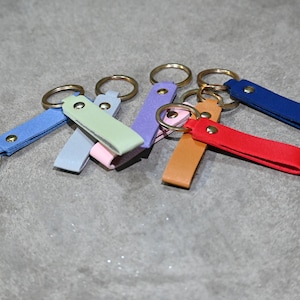 Personalized leather keychain with engraving image 3