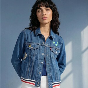 Chaqueta vaquera Levi's® reciclada con rayas deportivas "Human Kind" - Talla pequeña para mujer