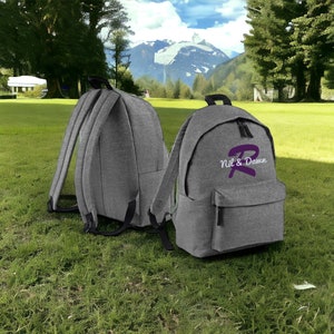 Sac à dos brodé personnalisé, sac à dos à monogramme pour l'école et les voyages, parfait pour la rentrée scolaire, nom personnalisé et sac à dos initial