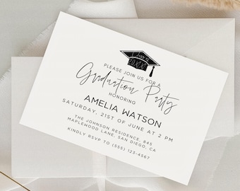 Peut inclure: Une invitation blanche pour une fête de remise de diplôme avec une écriture noire. L'invitation comprend le texte "Graduation Party" et les détails de la remise de diplôme d'Amelia Watson. L'invitation est dans une enveloppe.