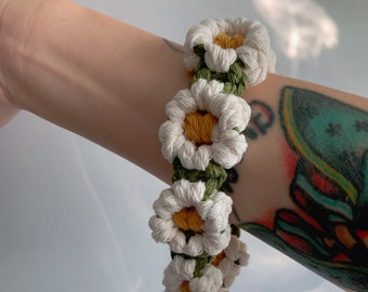 Macrame daisy flower keychain, boho, bag charm, car charm