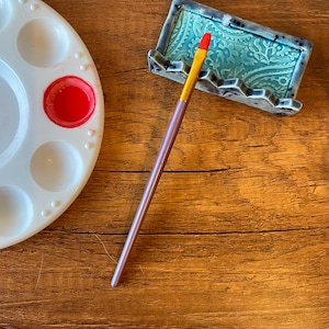 Handmade Ceramic Paint Brush Holder, Elegant Makeup Brush Rest for Artists, Perfect Hobby Brush Stand, Unique Gift Idea