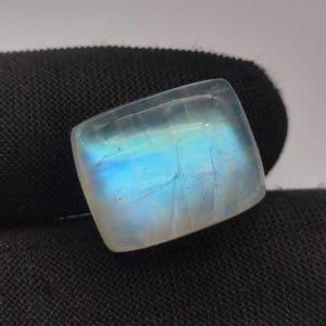 Cabujón de piedra lunar arcoíris, piedra preciosa suelta rectangular, destello azul, 22,60 ct, 18 x 14 x 9 mm, piedra lunar arcoíris blanca natural con destello azul para colgante.