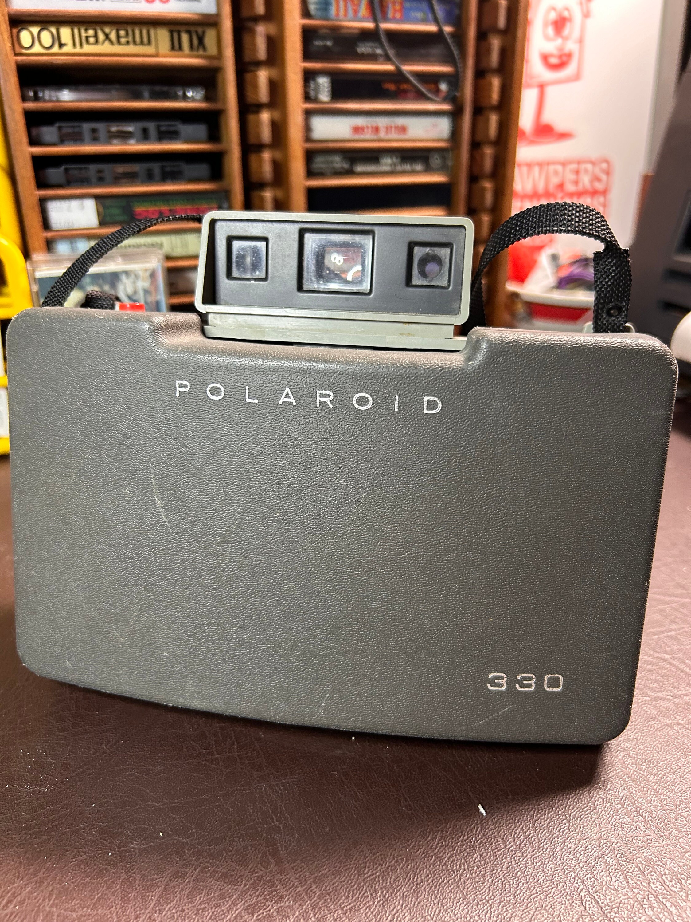 Appareil Photo Vintage Polaroid 330 Land Camera – Argentique – Occasion