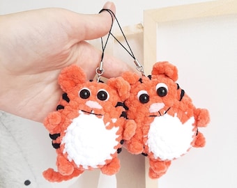 Crochet PATTERN Tiger keychain, no sew, Amigurumi tutorial PDF in English, Christmas decor