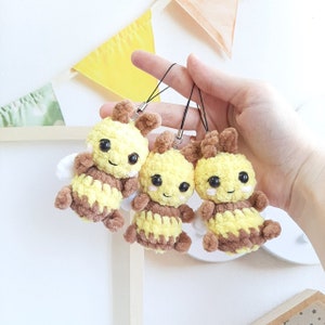 Crochet PATTERN Bee keychain, no sew, Amigurumi tutorial PDF in English, toy amigurumi handmade children's gift for the Christmas decor