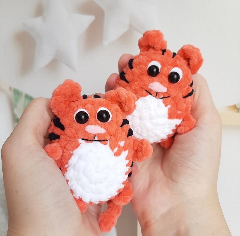 Crochet PATTERN Tiger keychain, no sew, Amigurumi tutorial PDF in English, Christmas decor image 5