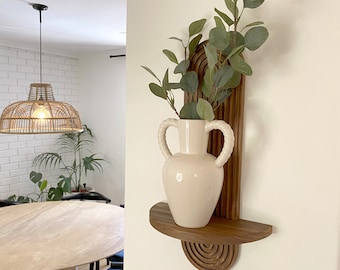 Großes, schwebendes Regal aus Nussbaum & Naturholz