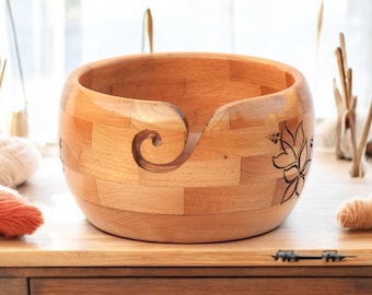 Cuenco de madera de mango con diseño floral: accesorio para tejer a crochet