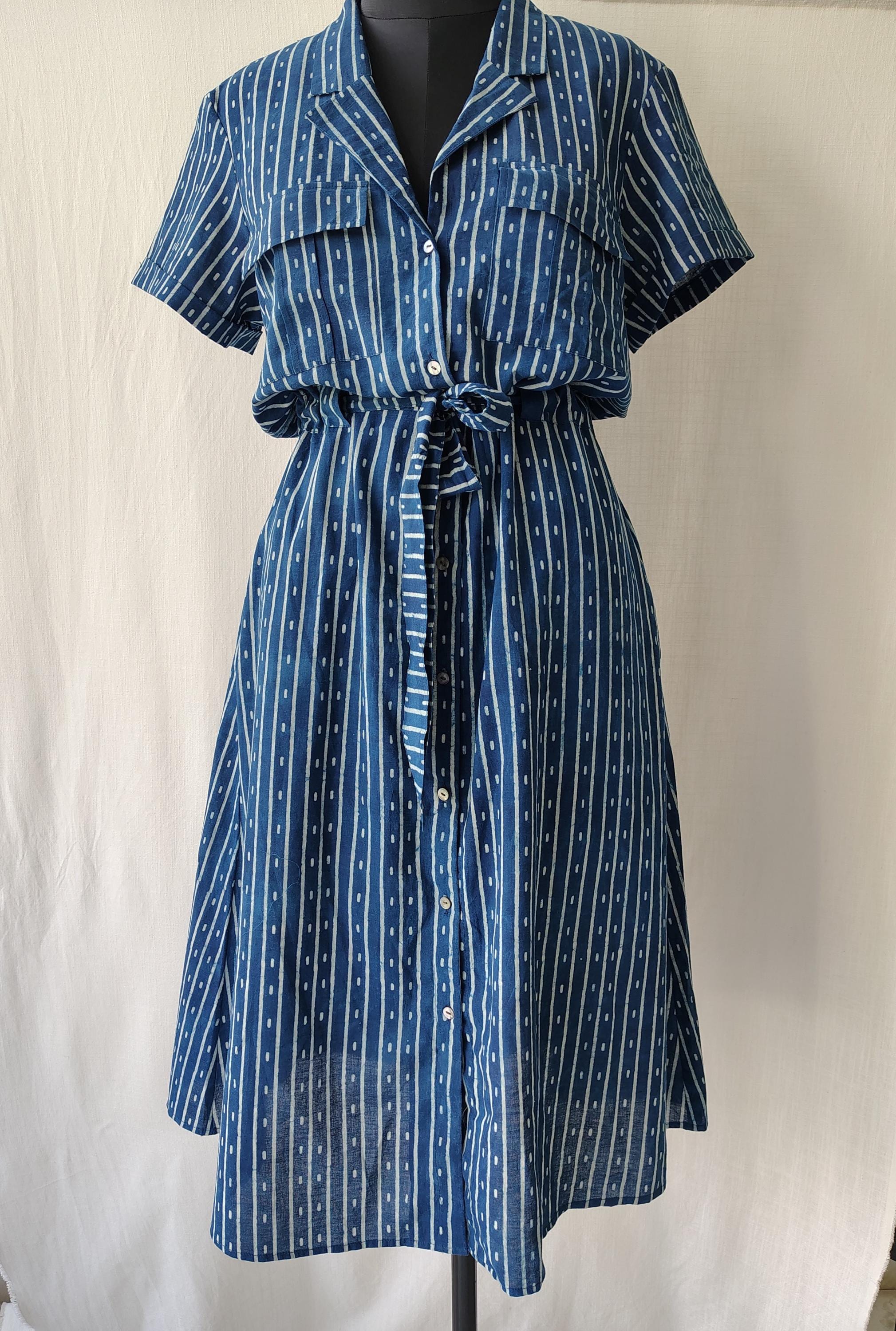 Robe indigo ample || Robe midi à imprimé block avec poches || Robe Cottagecore pour femme || Robe de vacances bohème || Robe décontractée à col