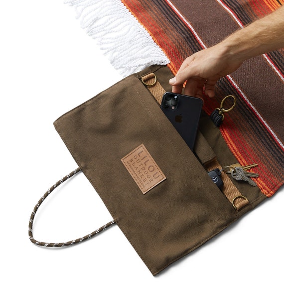Picnic blanket 2024 waterproof bottom