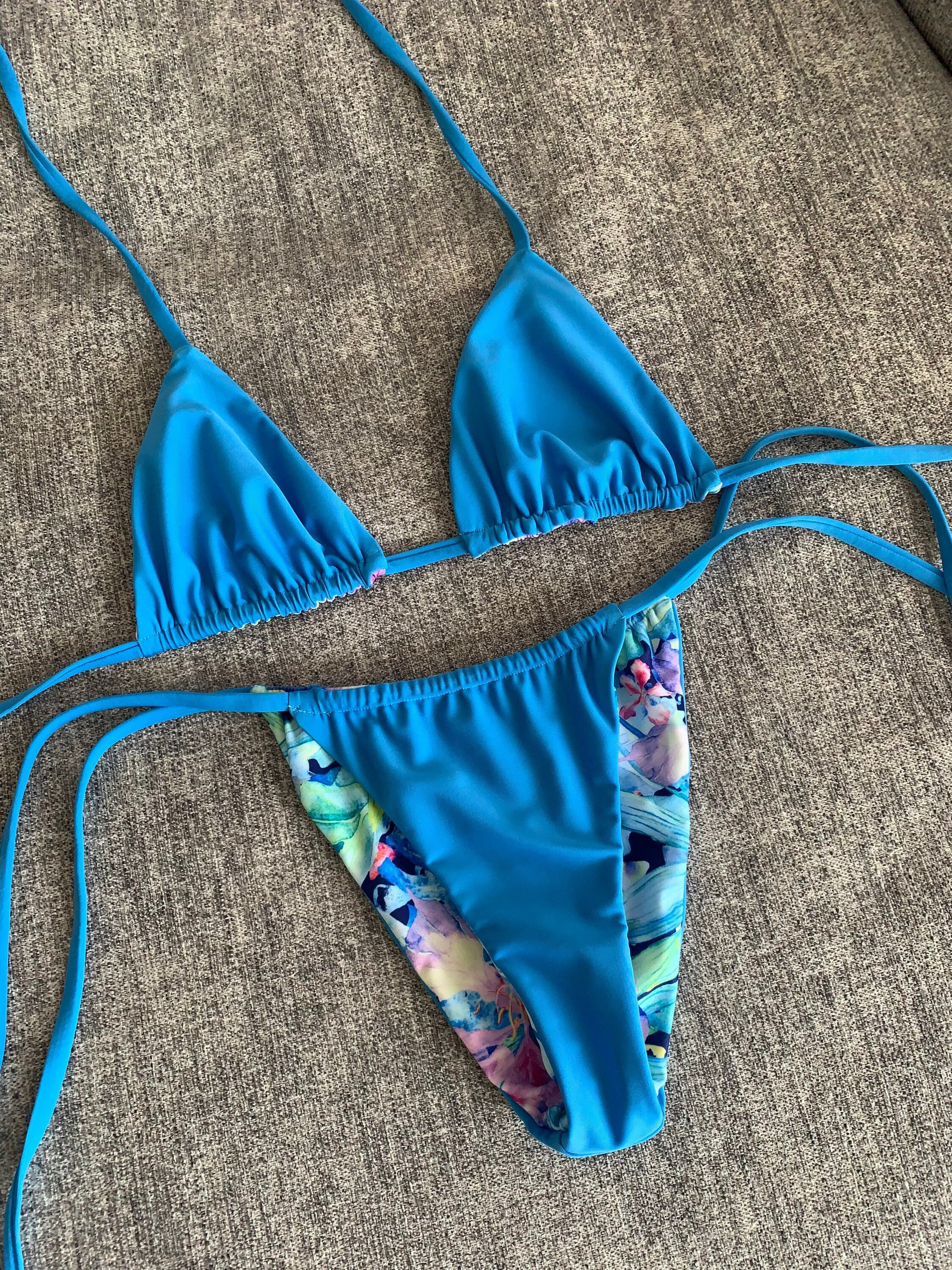 RESELVES 花柄三角ビキニ 青色 RESELVES 花柄三角ビキニ 青色