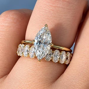 Marquise Cut Lab Grown Diamond Engagement Ring Set | 14K Yellow Gold Ring | Bridal Ring Set | Oval Wedding Band | IGI Certified Diamond Ring
