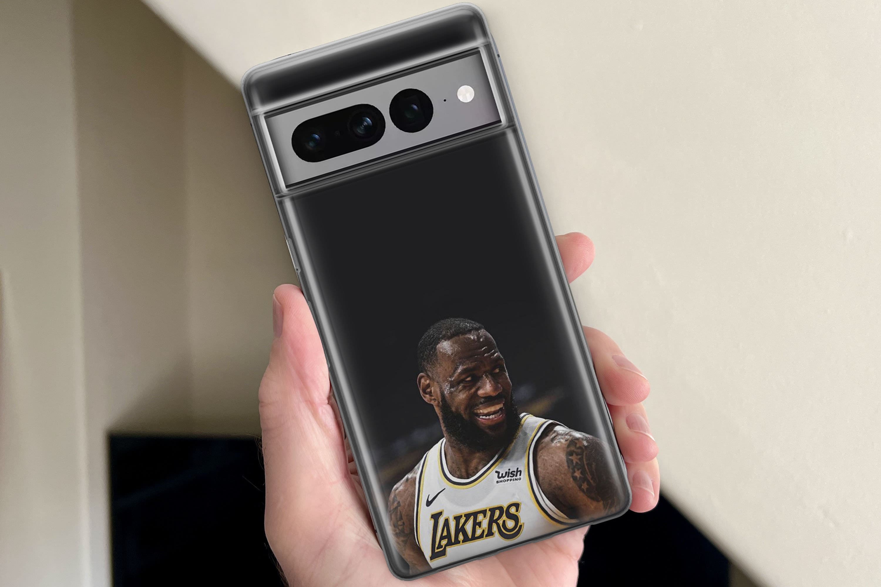 レブロンジェームズ　クッションカバー NBAのスーパースターのレブロン・ジェームズが、フレックスクッション