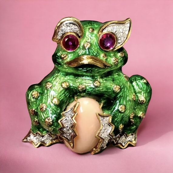 Vintage 18K Green Enamel Coral Cabochon Ruby Diam… - image 1