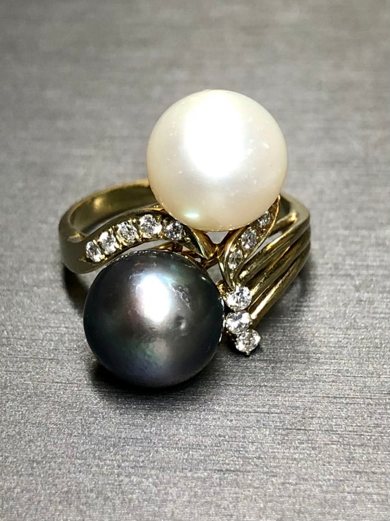 Estate 14K Diamond Tahitian Cream Pearl Bypass Rin