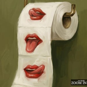 Op de afbeelding: Een rol wit toiletpapier met rode lippen op de vellen geschilderd. De lippen zijn in verschillende poses, waaronder likken en de tong uitsteken. Het toiletpapier is gemonteerd op een goudkleurige houder tegen een groene achtergrond.