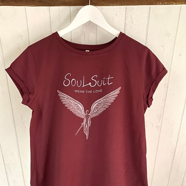 T-Shirt mit hochwertigem Siebdruckmotiv. Soulsuit Logo Engel. 100% organic cotton. Fair Wear.