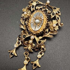 Vintage SPHINX Brooch Victorian Gold Black