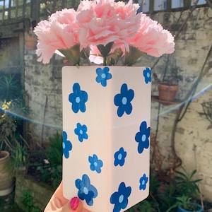 Handbemalte Keramikvase: Retro Blumenmuster Blau