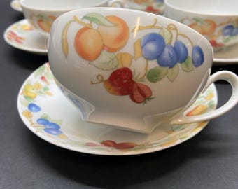 6 tasses et soucoupes Kronester Bavaria décorées de fruits