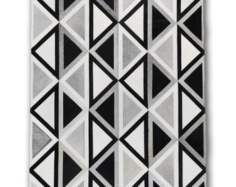 Natural Cowhide Patchwork Rug | Handmade Home Décor Cow Skin Carpet | Hair-on-Leather Patchwork Rug | 4 X 6 ft