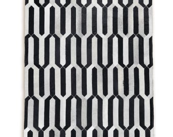 Natural Cowhide Patchwork Rug | Handmade Home Décor Cow Skin Carpet | Hair-on-Leather Patchwork Rug | 4 X 6 ft