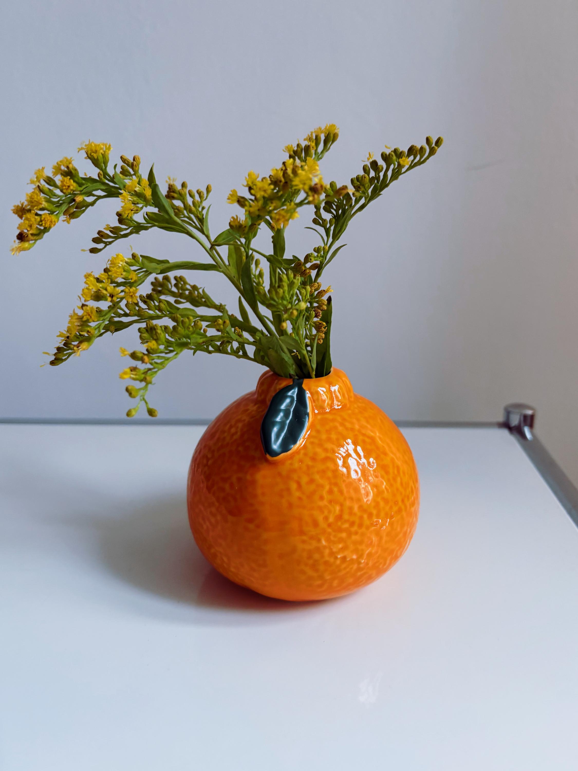 ファンシーな陶器の花瓶 オレンジ - Etsy 日本